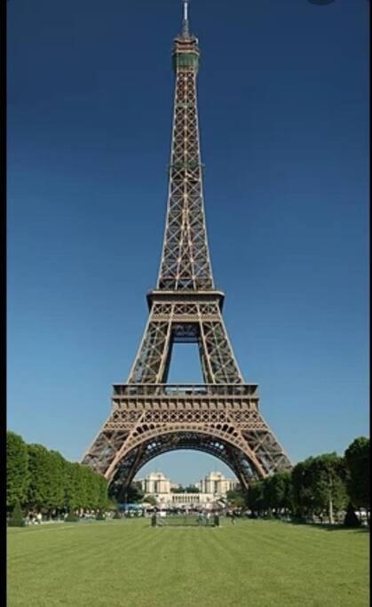 A 7 Min De Paris, 2 Pieces 